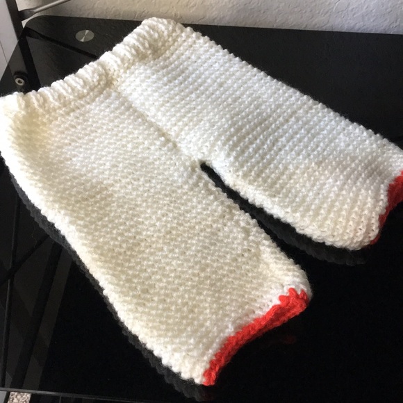 Baby crocheted Valentines outfit 3-6 months - Picture 7 of 7